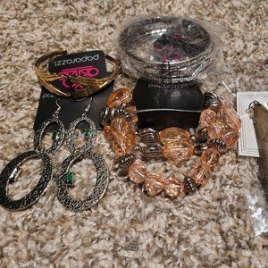 Earrings and bracelets bundle